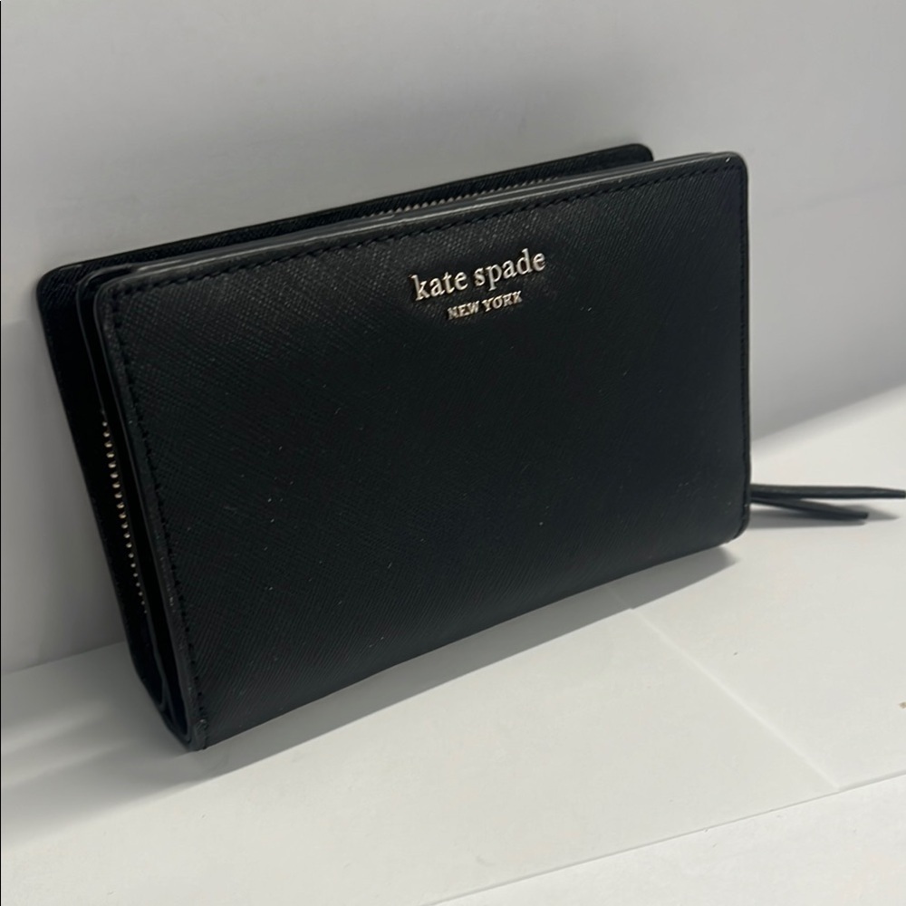 Kate Spade New York Compact Vertical Snap Bifold Zip Around Wallet
